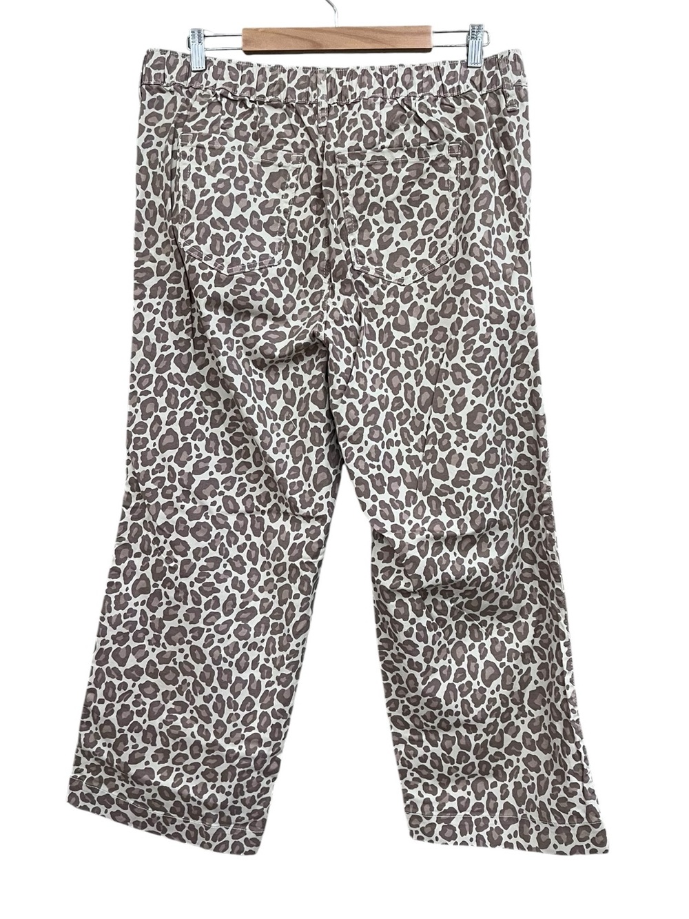 Torrid Weekend Mid-Rise Wide-Leg Pant Monday Leopard Print Size 1S/14-16/1X - Picture 3 of 6